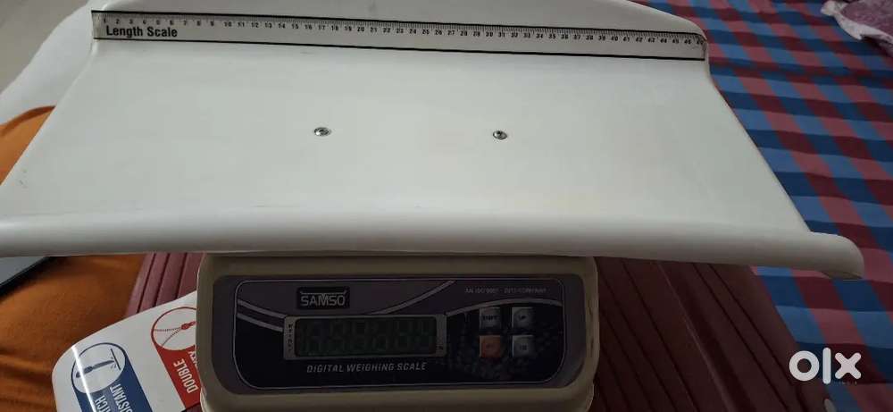 Baby weighing scale