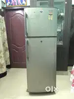 SAMSUNG REFRIGERATOR 280L DOUBLE DOOR 4 STAR POWER SAVING. NEGOTIABLE