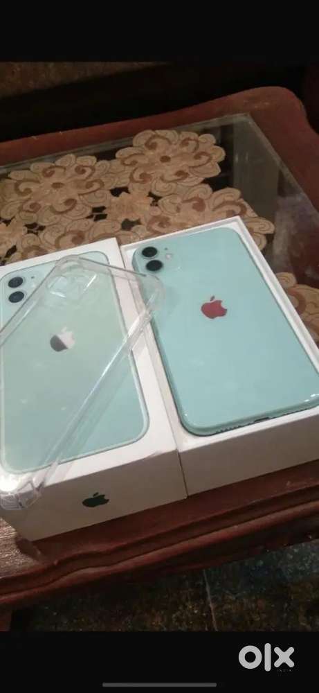 I phone 11 neet and clean condition me Hai phone