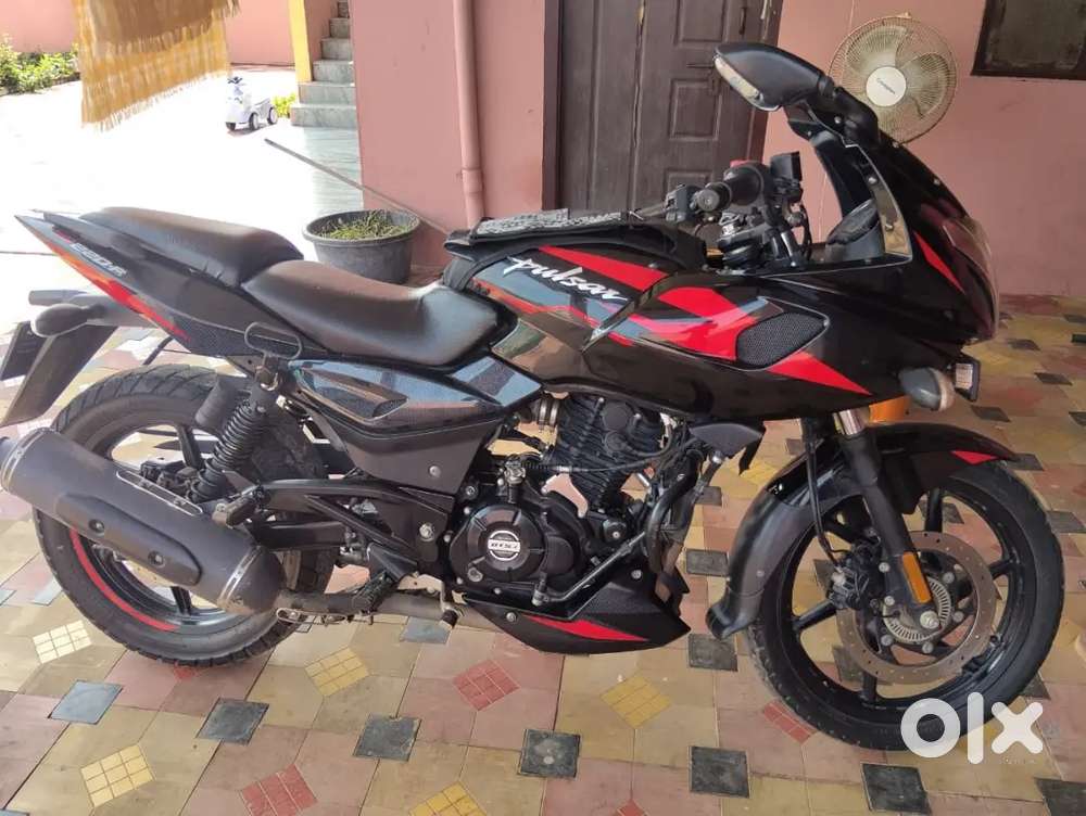 good condition no scratches no repairs