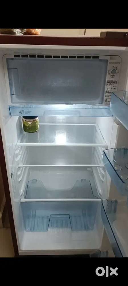 Urgent sale: 183L Red Fridge ,like new 1 Year,Invoice available
