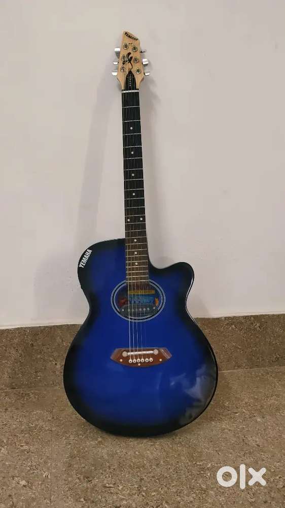 Yamaha FSX80C guitar