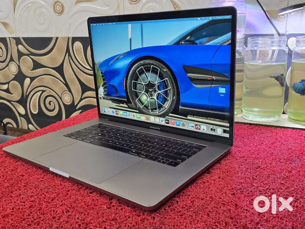 Apple Macbook Pro i7/16/256gb SSD 5.5gb Graphics 15inch Retina Display