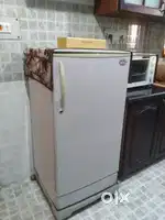 Kelvinator refrigerator 165 lit