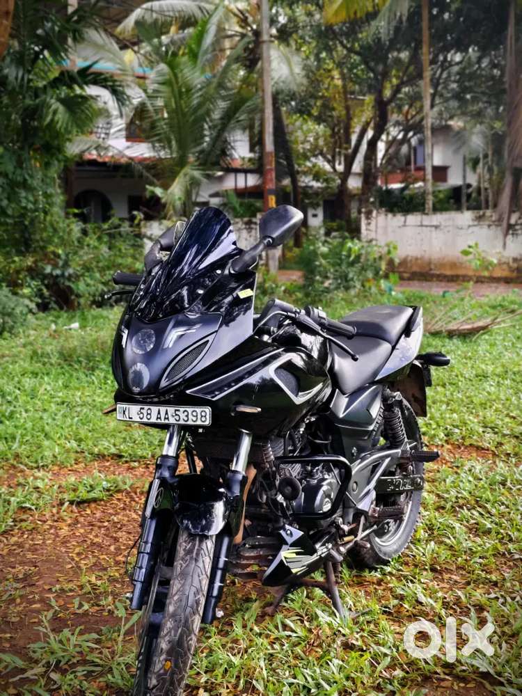 Bajaj Pulsar 220