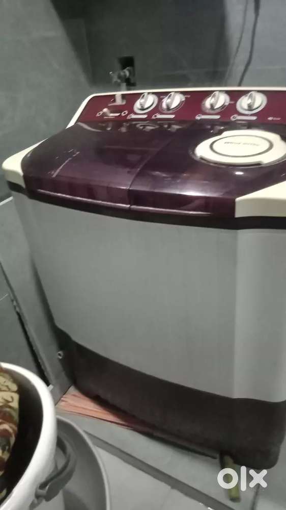 LG semi auto washing machine