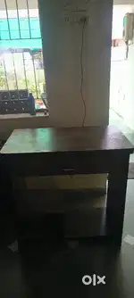 Mini computer table