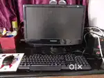 Samsung desktop with full set