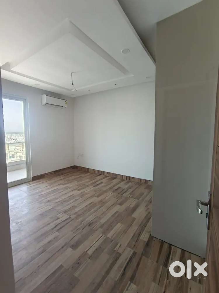 3bhk semi furnished flat available for rent