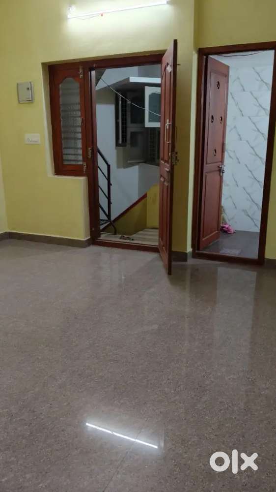 2bhk house for rent(first floor) in Krushi Nagar (veg only)