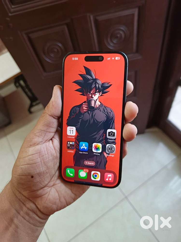 iPhone 15 Pro SHOWROOM CONDITION