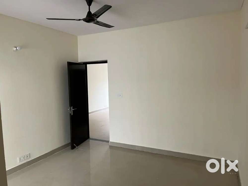 180 GAJ FIRST FLOOR SEMI FURNISHED WITH ROOF RIGHTS IN GATED SOCIETY