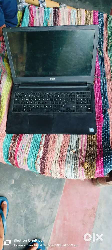 Laptop sell kr rha hu