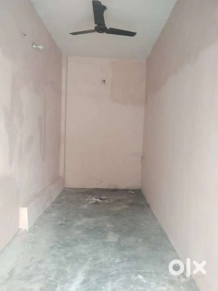 1shop available for rent