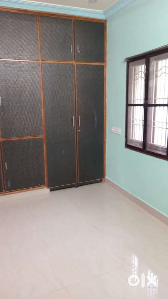 One small 1 bkh , employees preferable