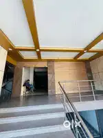 COMMERCIAL SPACE FOR RENT.