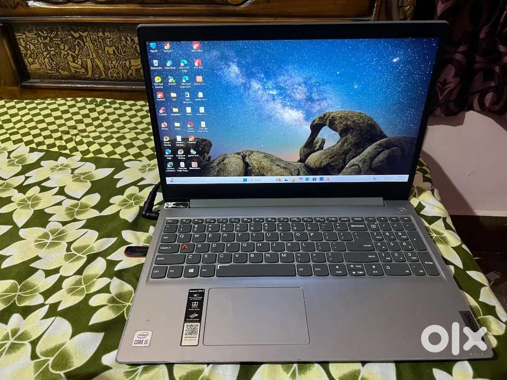 Lenovo IdeaPad Slim 3 intel i5 512GB SSD Good Condition