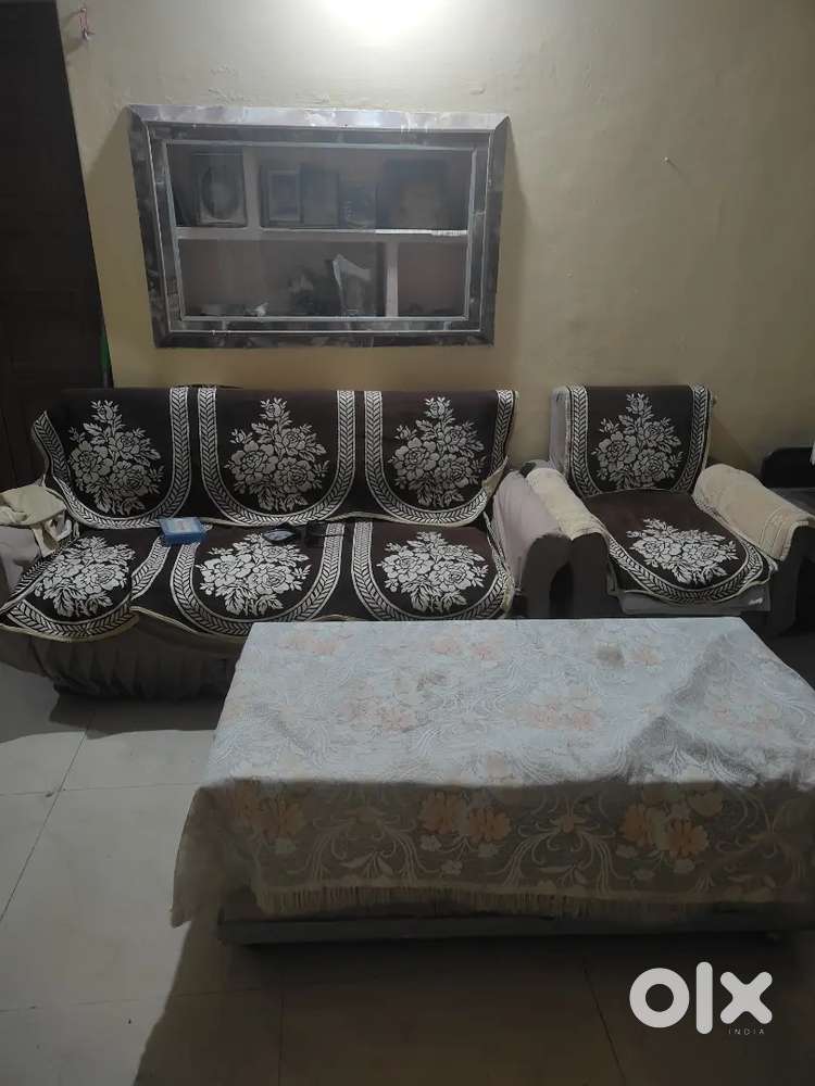 Selling of sofa set