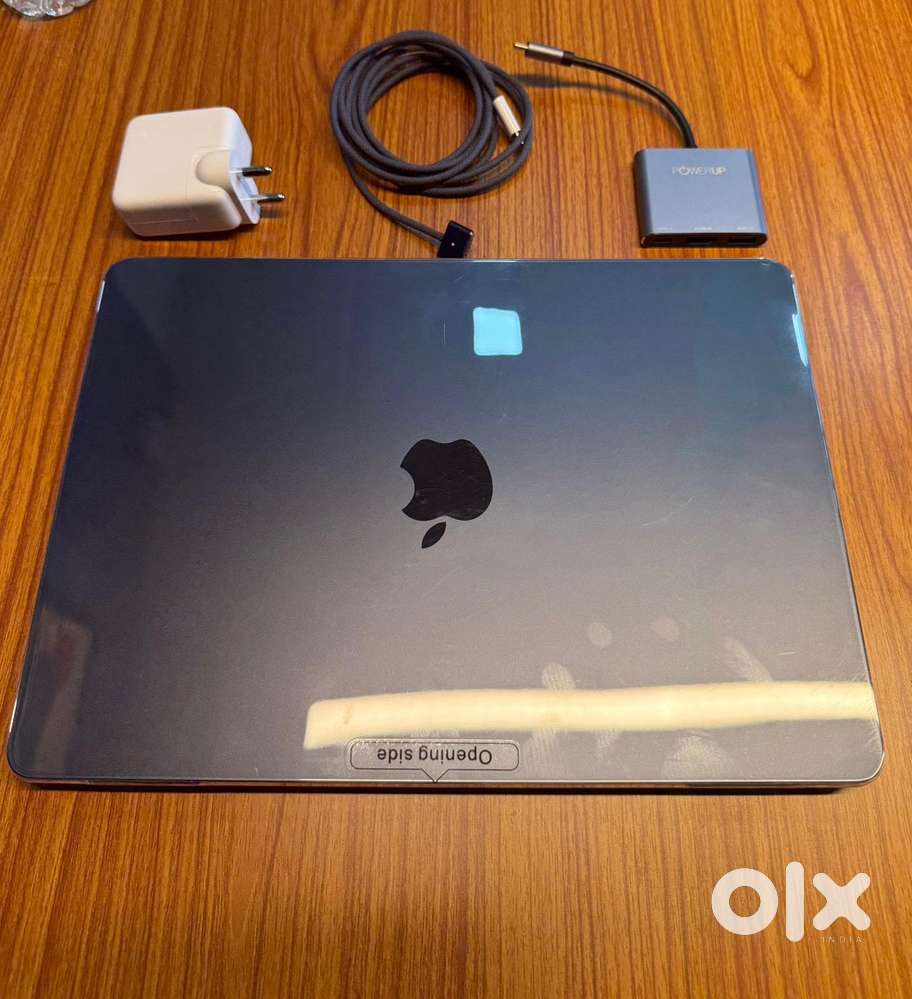 Mac book Air M4, 1 Month Old