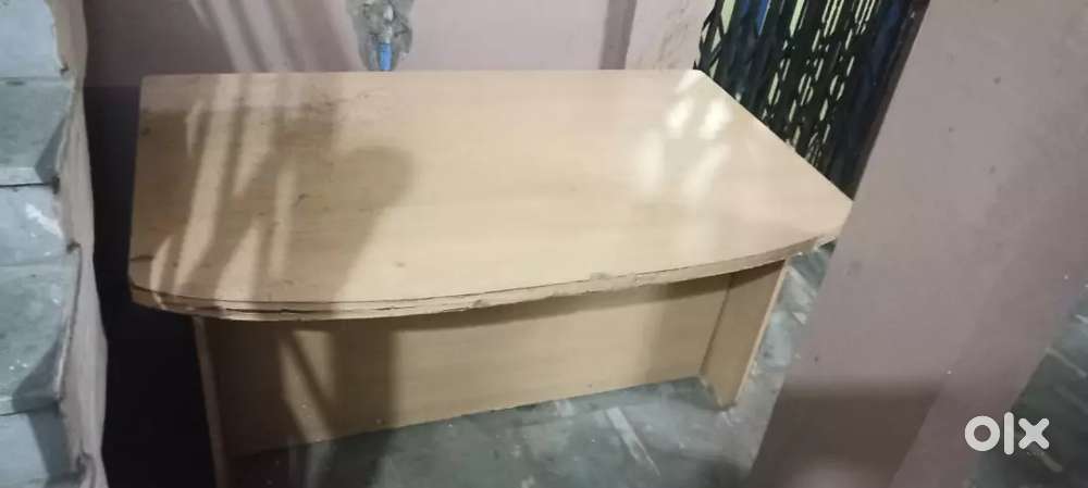 Office table