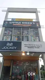 SALESGIRL  NEEDED FOR CLOTHS SHOP time 11:00 am to 8:30 pm