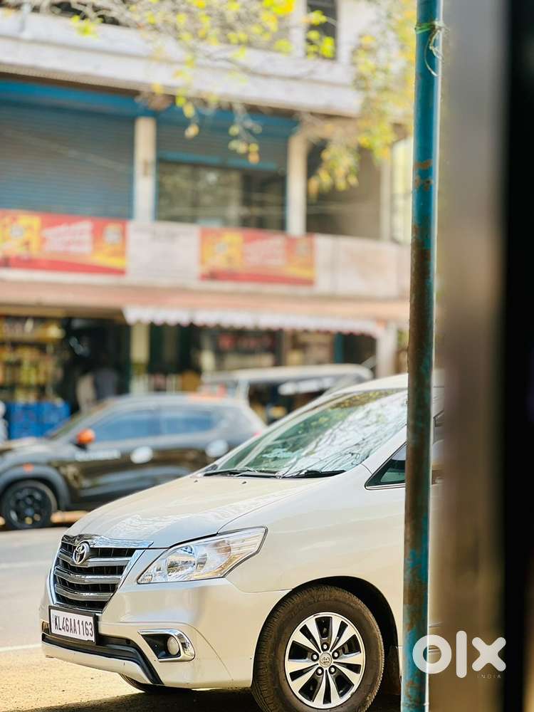 Toyota Innova 2015 Diesel 161000 Km Driven well maintained