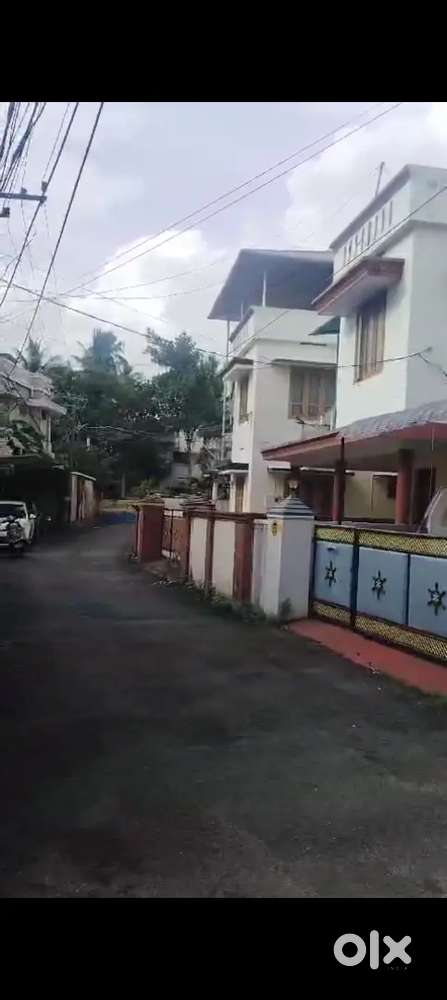 3BHK House in 4 cents for sale at Kuravankonam Kowdiar