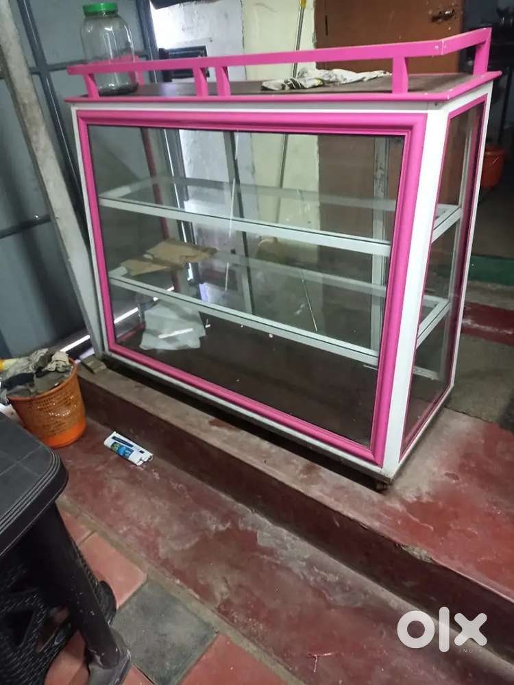 Glass snacks counter