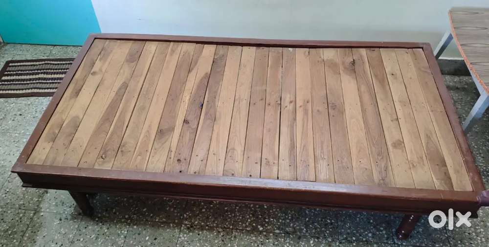 Wooden single bed for sale in Wadgaon sheri,  Pune