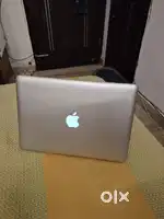 Apple laptop