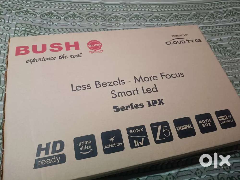 Brand New, gifted, 32 inch smart Led Tv