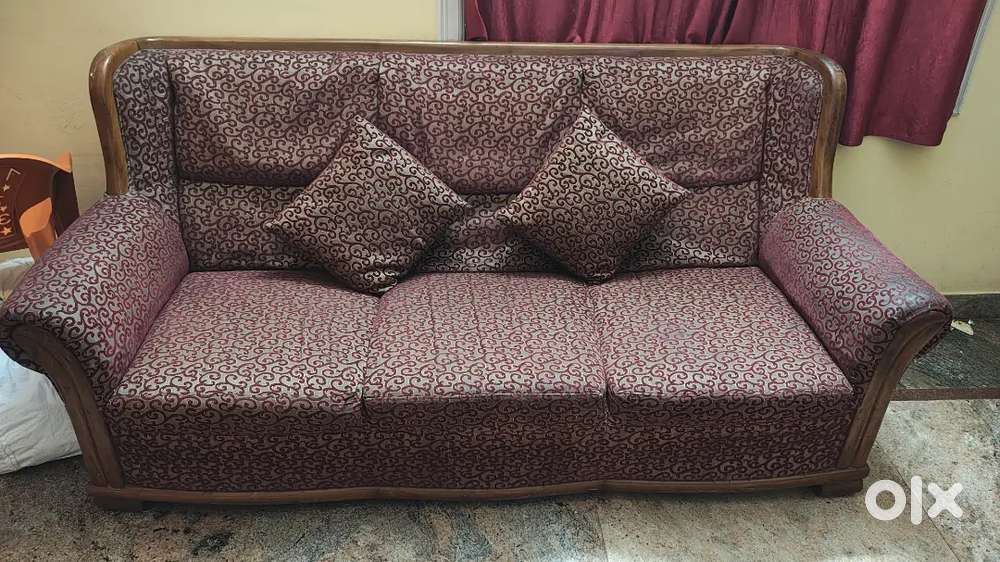3+1+1 =5seater Teak wood sofa available for sale