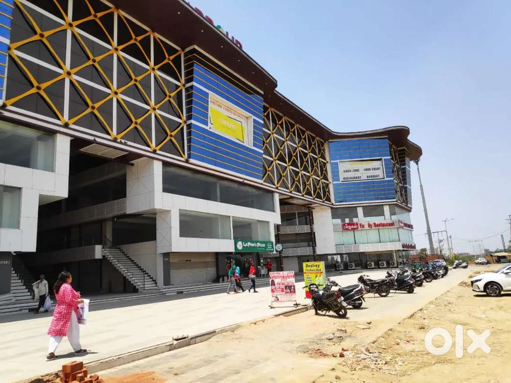 Shop on sell at Dabhoi waghodiya ring road.. highway facing shop