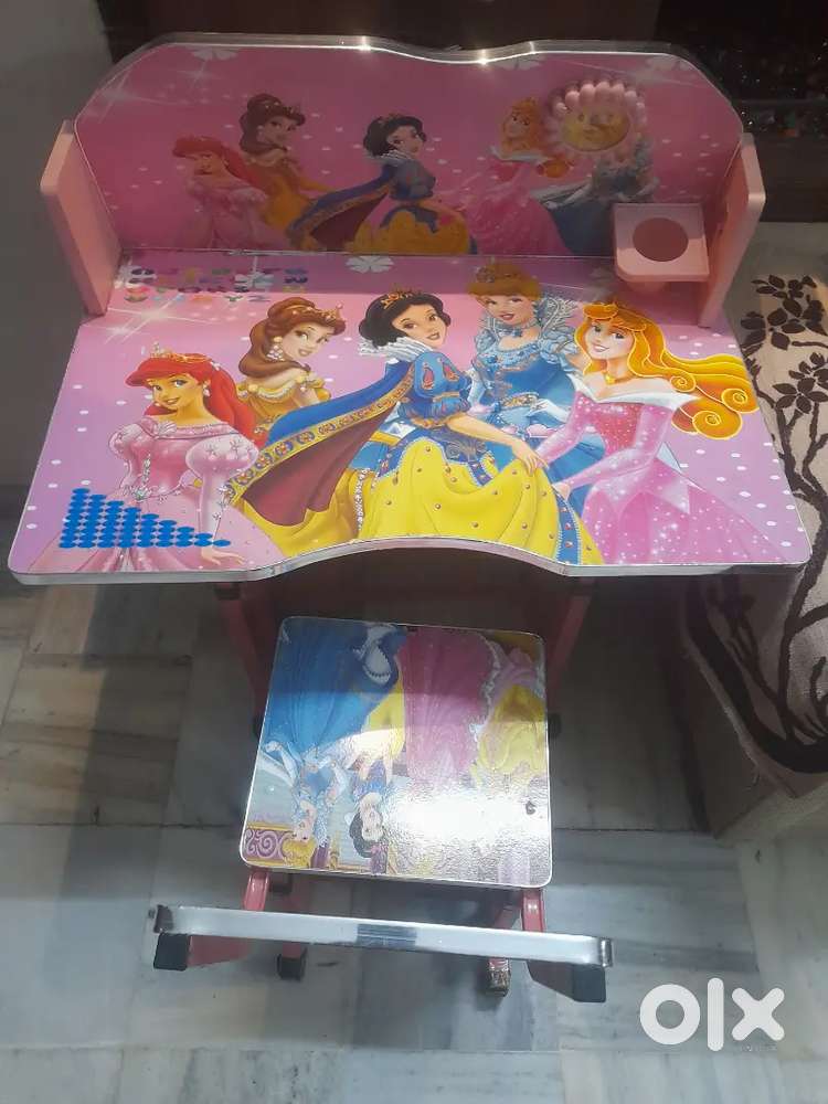 STUDY TABLE BRAND  NEW CONDITION