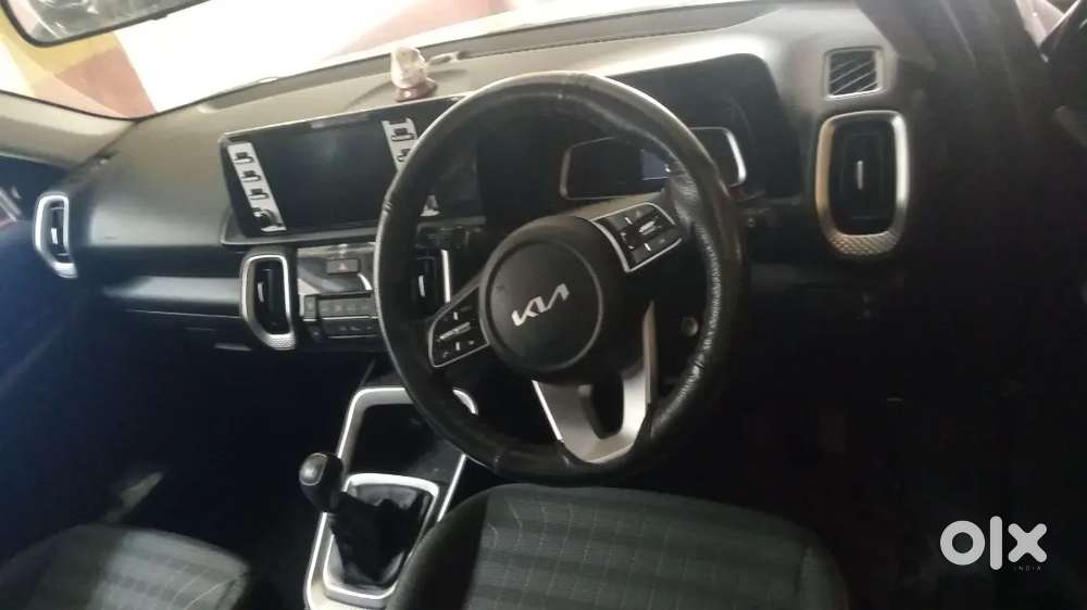 Kia Sonet 2024 Petrol 2500 Km Driven , totally new Car BH number plat.