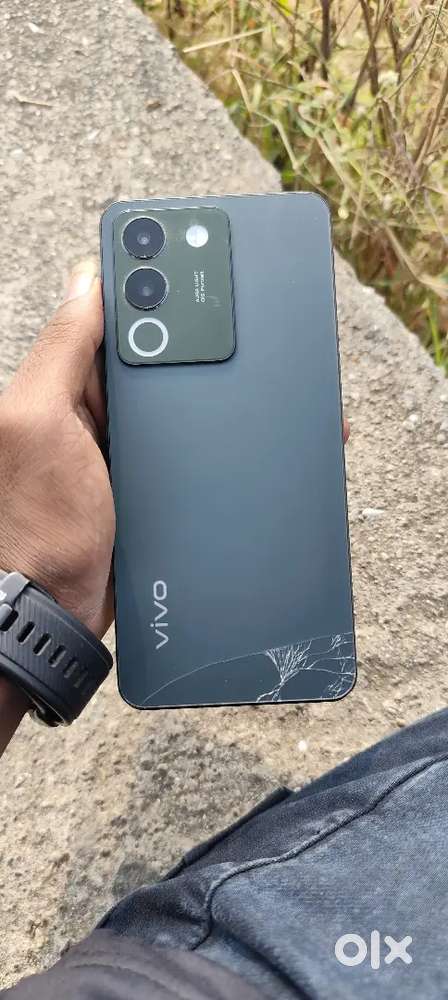 8+8ram 256gb stoage bill box charger all available