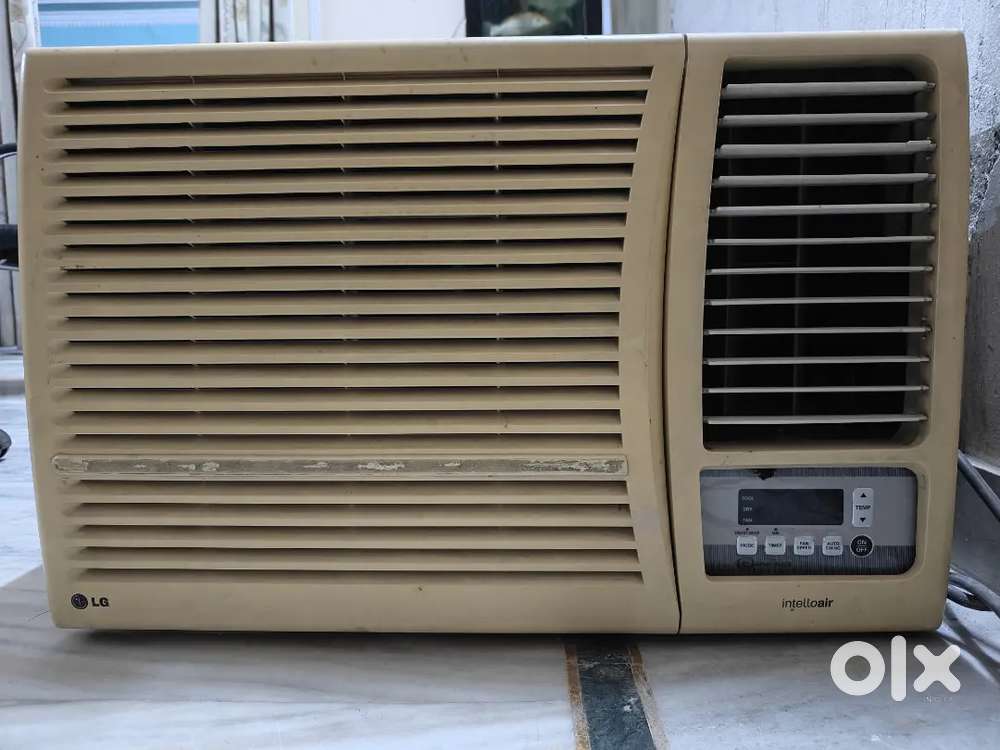 LG 1.5 ton Window AC with Remote - Excellent Condition