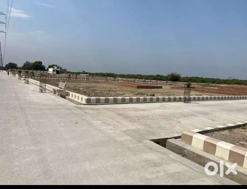 1000 sq Feet Plot For Sale