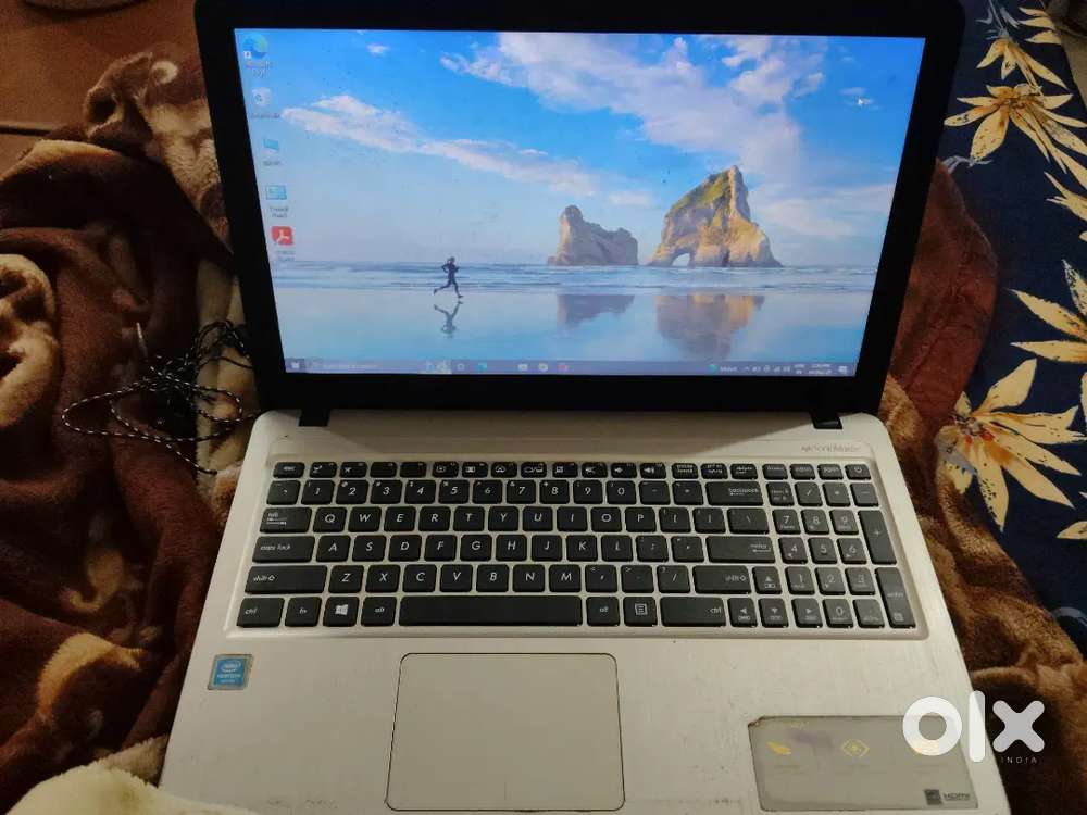 OLD LAPTOP FOR SALE