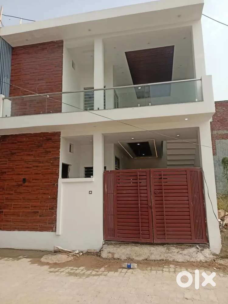 Vastum city 900 meter sahidpath. Gated colony.