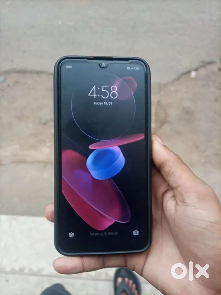 Redmi 8  4/64  bill box nhi hai bs phone hai
