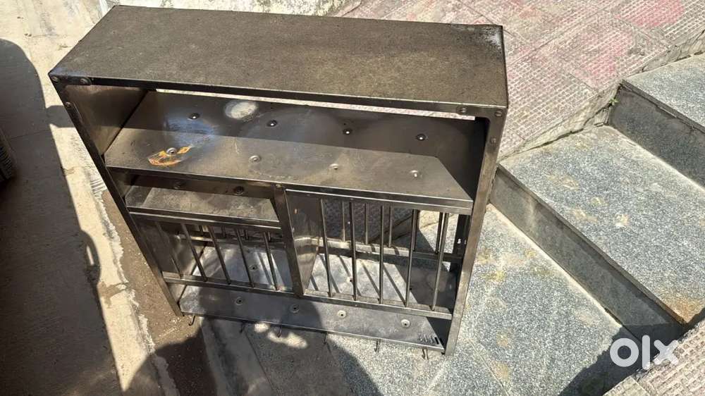 Steel bartan(utensils) stand