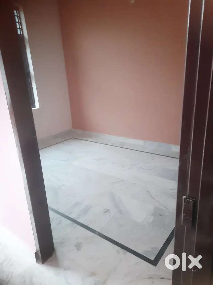 Separate 2 & 3 room set with 1 bathroom & kitchen available for rent