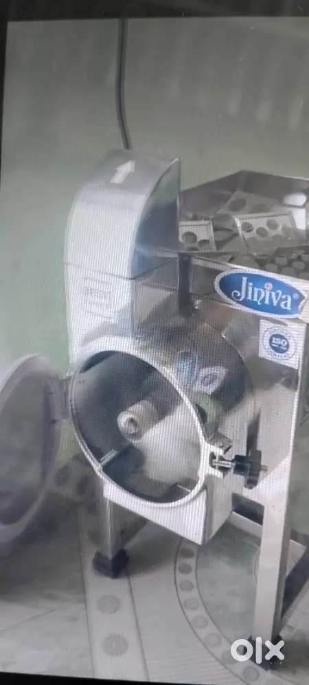 Hotel vegetable cuting mission