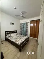 Need female flatmates,one room is available, no extra charge only rent