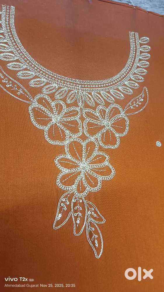 Hand work hand work Gala suit