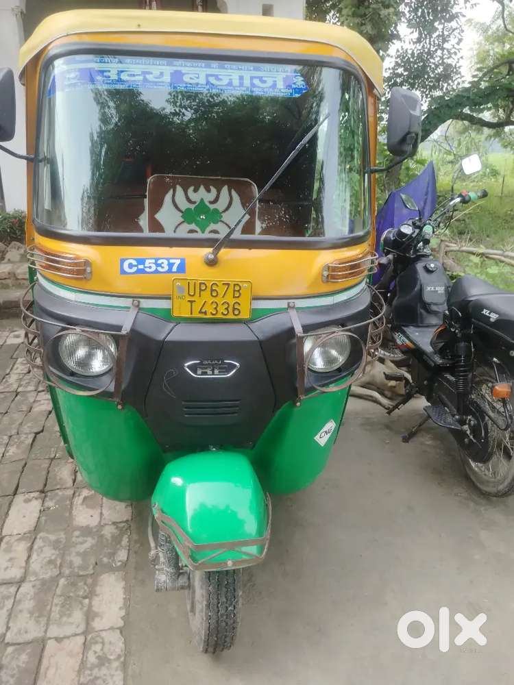 BAJAJ RE CNG 4S FI