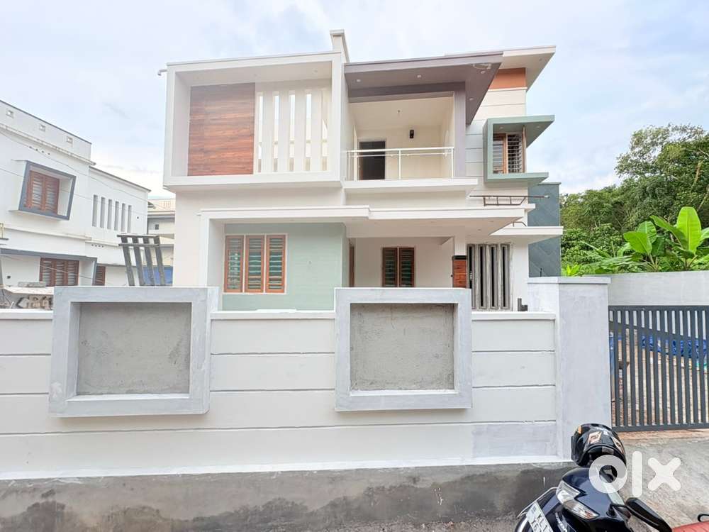 NEW 4BHK AT CHOONDY NEAR PUTHENCRUZ