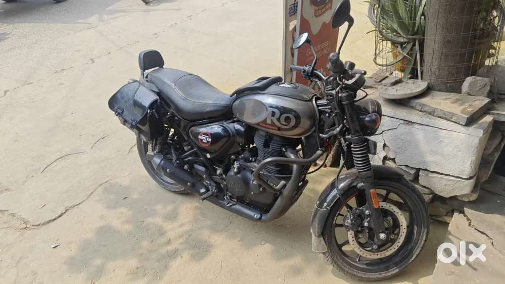 Very gud condition showroom maintenance