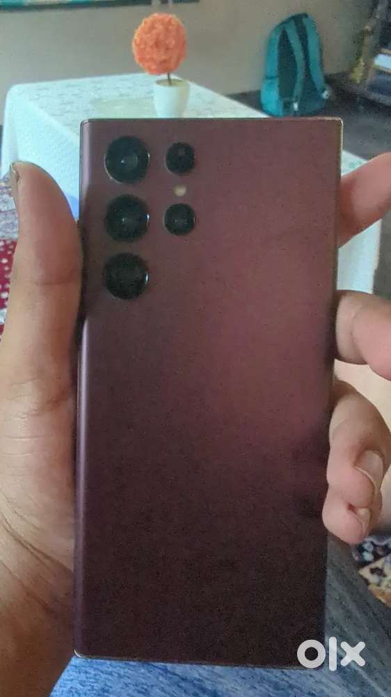 Samsung galaxy s22 ultra and pixel 7 pro